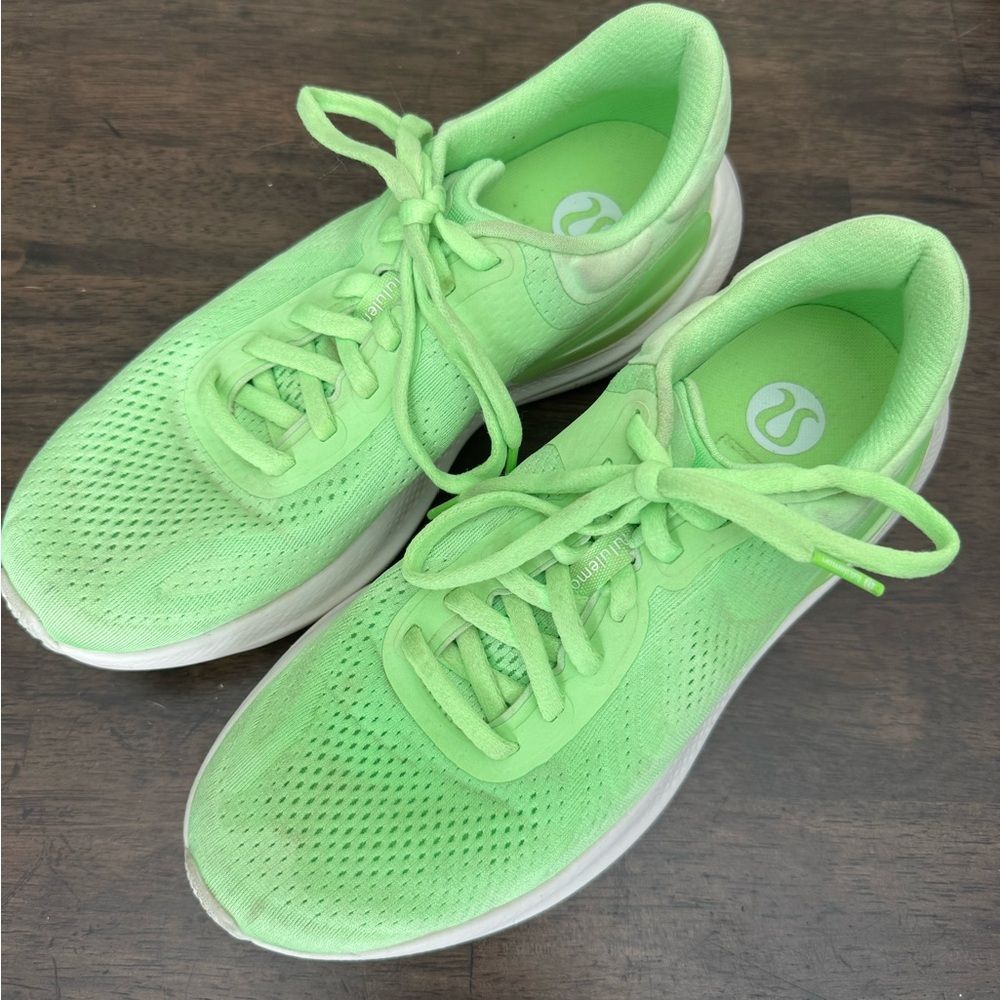 Lululemon Beyondfeel Run Bright Green Running Shoes Sneakers 8